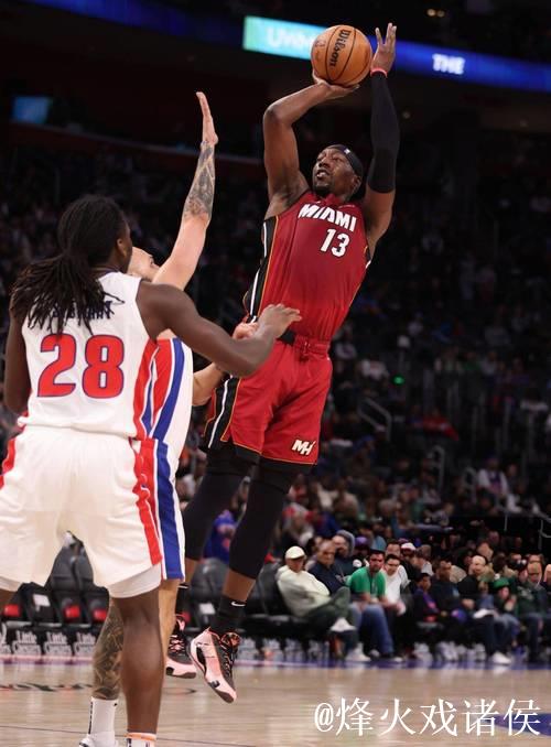 阿德巴约：我担心的是防守端的表现，全队必须做到步调一致